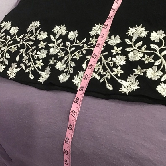 Woman’s Dress - Picture 8 of 12